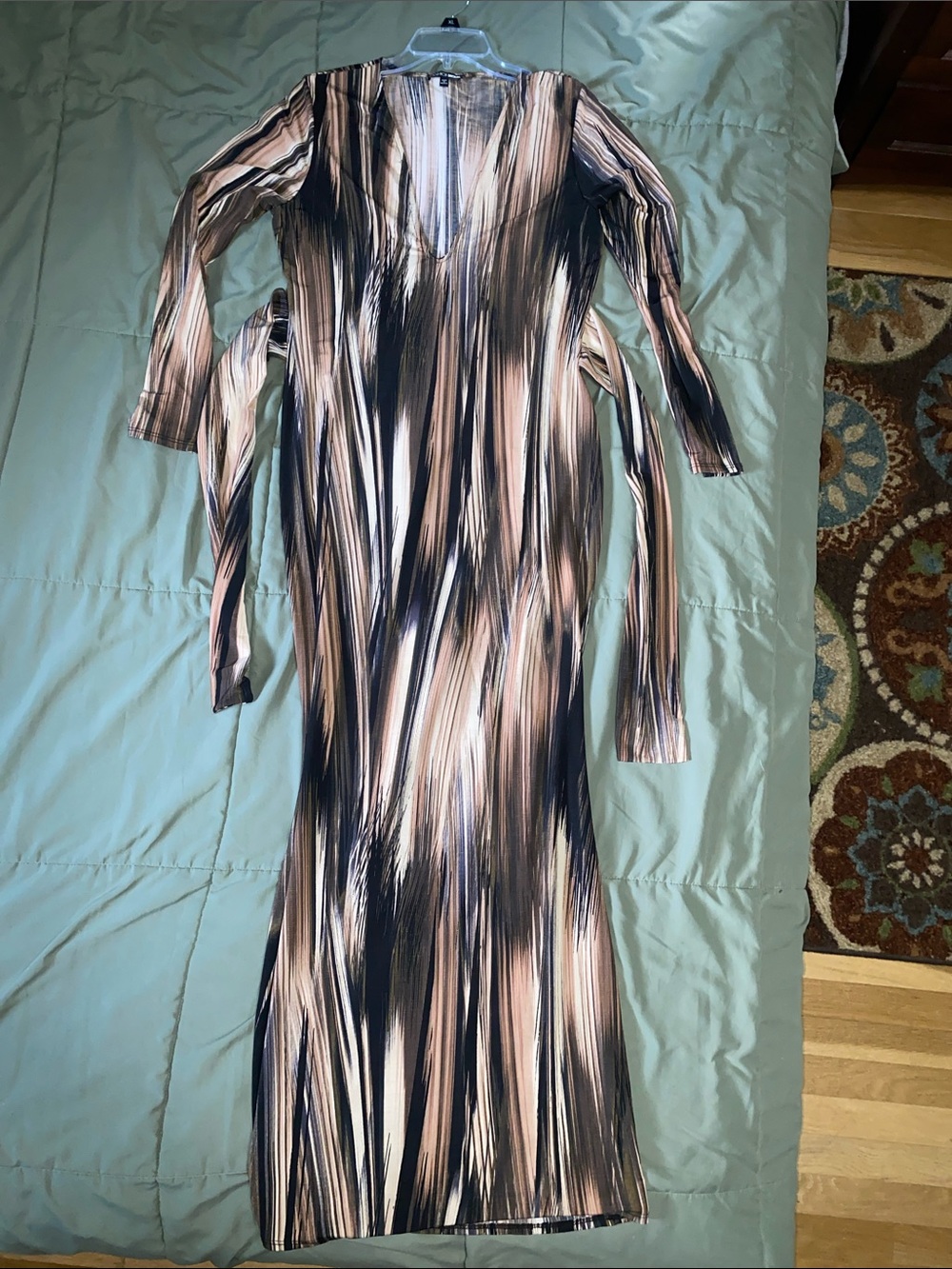 Long Sleeve V-Neck Maxi Dress in Blush & Black
